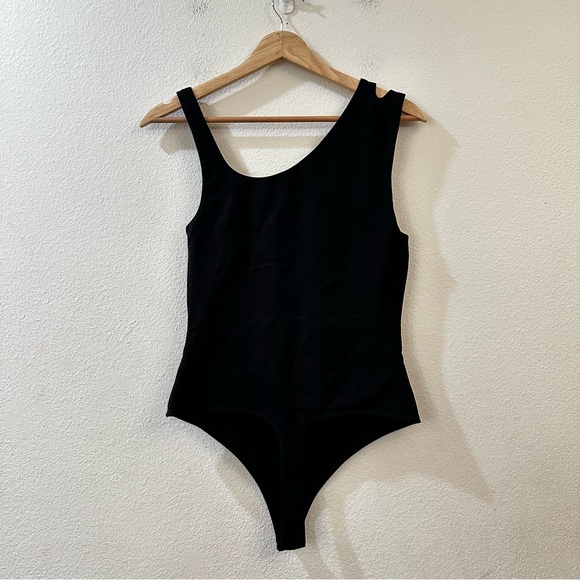 Revolve H:ours Asymtrical Tank Double Strap Bodysuit Size Medium Black NWT - Picture 4 of 7